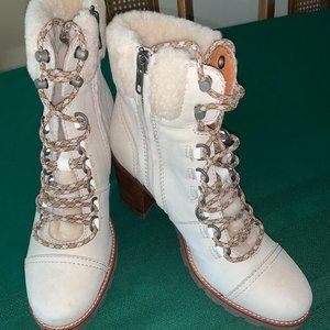 Frye Women's Size 9 Suede Lace Up fur lined boots